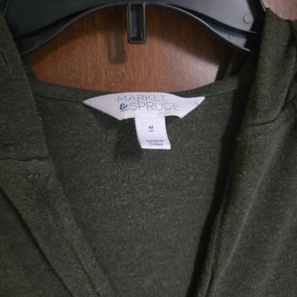 Market & Spruce Olive Green V-Neck Top - Picture 3 of 4